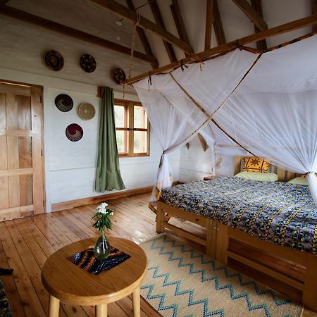 Hyena Hill Lodge Sanga Exteriér fotografie
